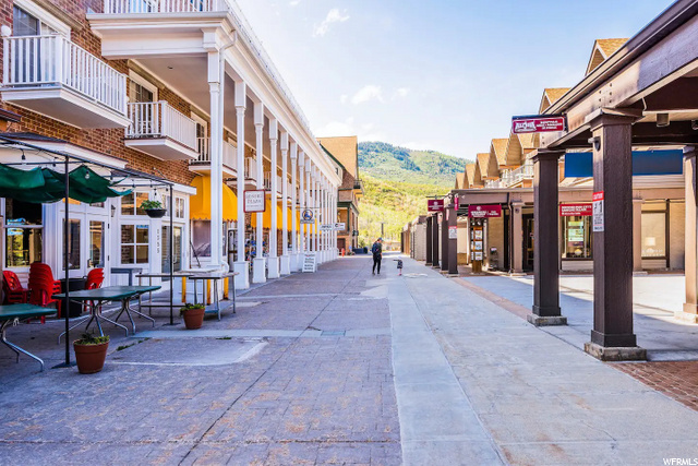 Resort Center #271