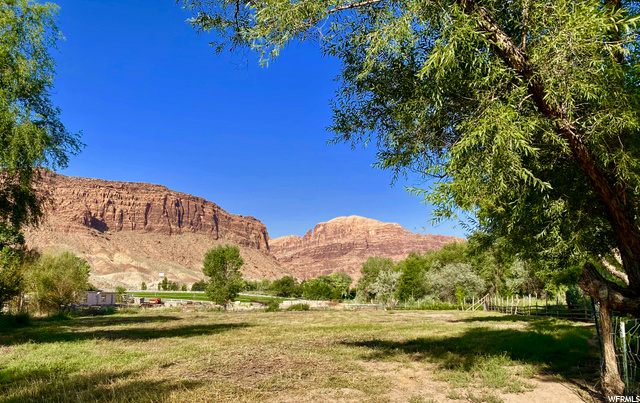 MOAB RIM VIEWS