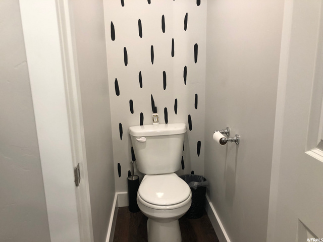 Private commode Room