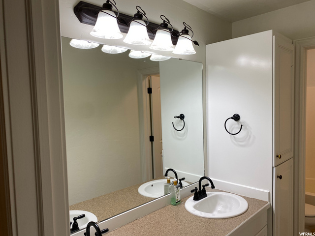 full bath 3 double sink vanity