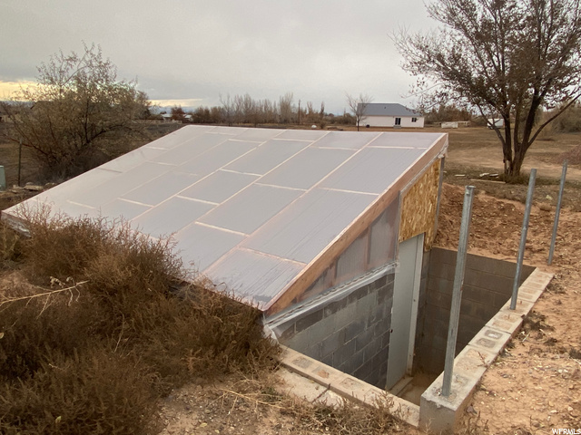 under ground greenhouse