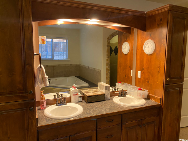 master 2-sink vanity