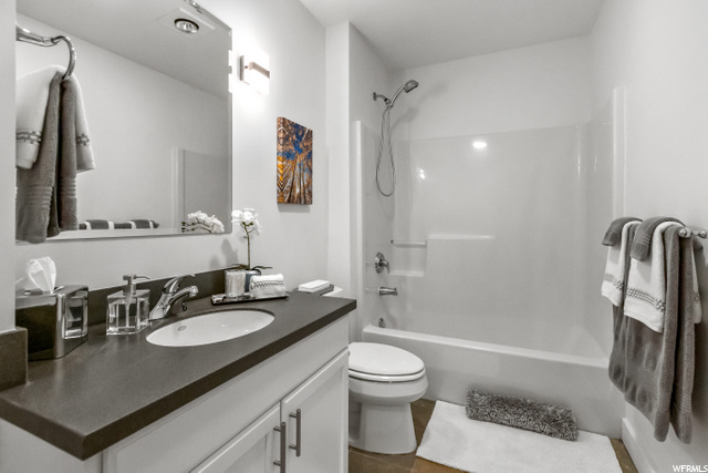 2nd Bathroom