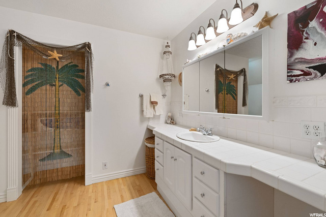 Game-room bath