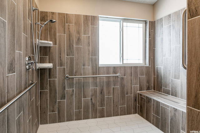 Master Bedroom Bathroom