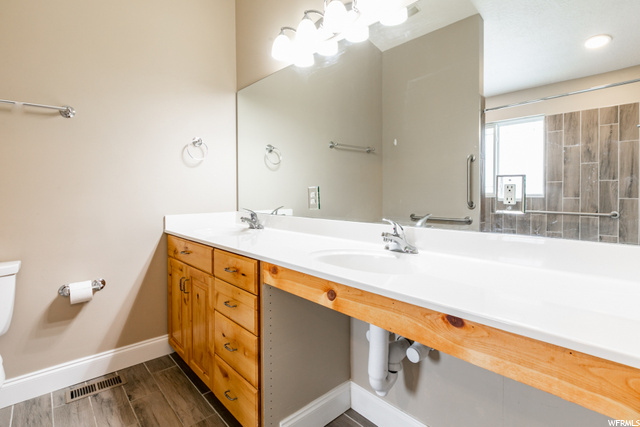 Master Bedroom Bathroom