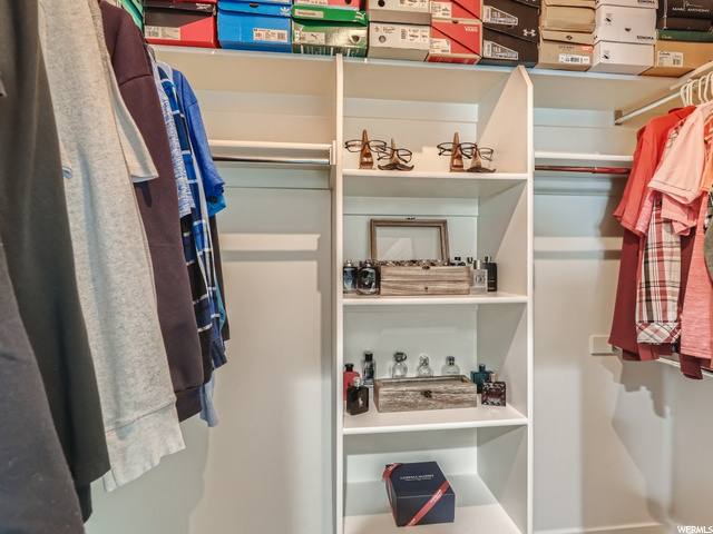 3rd floor primary walk-in closet