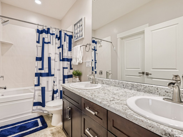 3rd floor primary bath