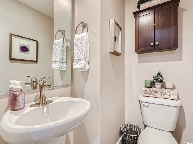 2nd floor powder room
