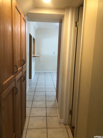 Hallway to kitchen