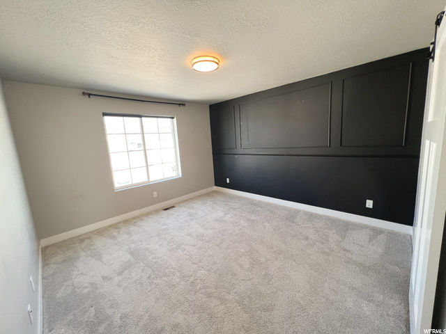 2nd Bedroom w/Accent walls