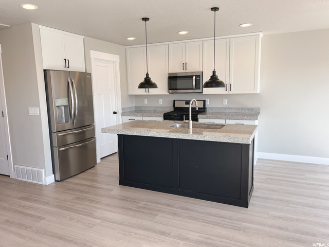 Kitchen w/included French Door Fridge