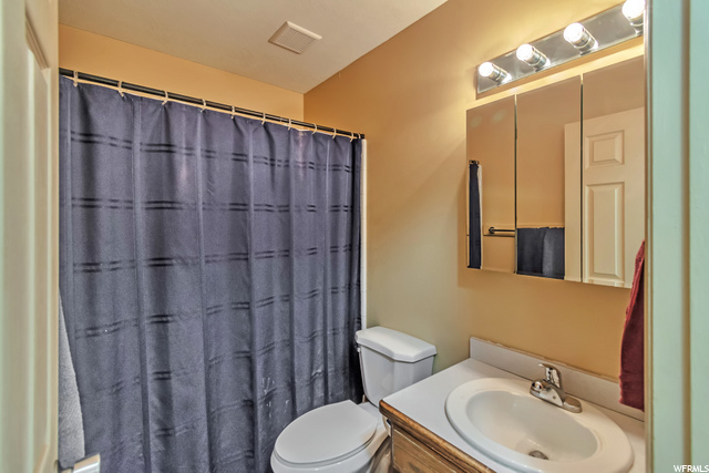 Guest Full Bathroom