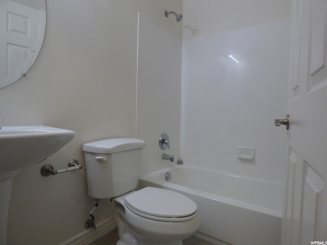 Hall bath 2nd floor