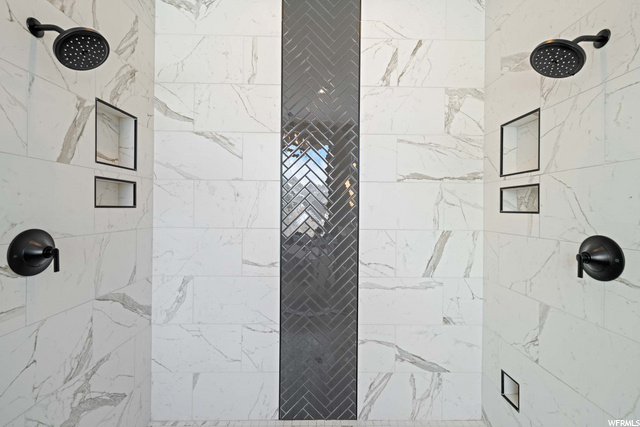 Primbary bathroom