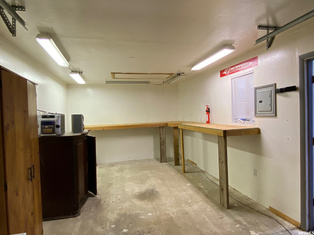GARAGE