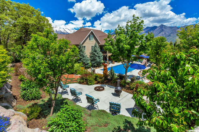 Well Appointed Backyard