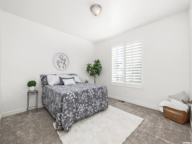 Guest Bedroom (1st floor)