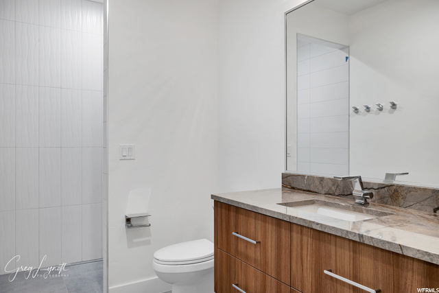 Downstairs bathroom 4