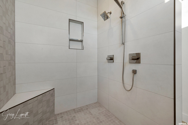Primary shower