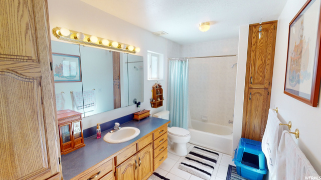 Full Bath on Main