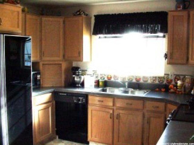 200 Meadow View Dr, Ogden, UT 84404 — photo 2