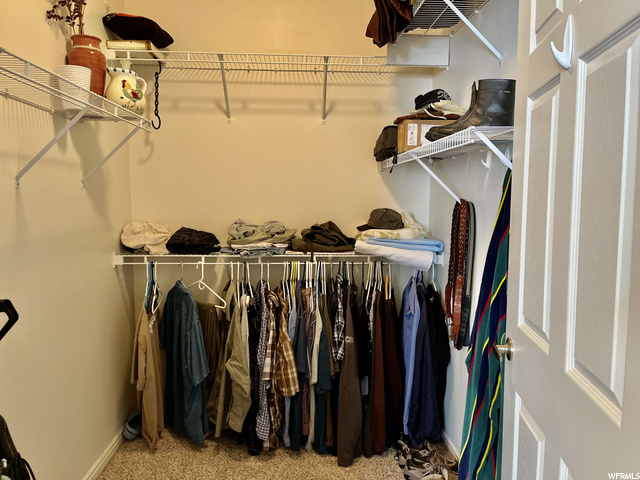 Walk-in Closet