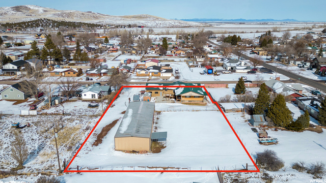 Large home and lot in Enterprise
