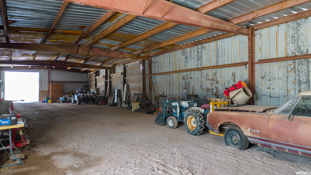 Gigantic Workshop