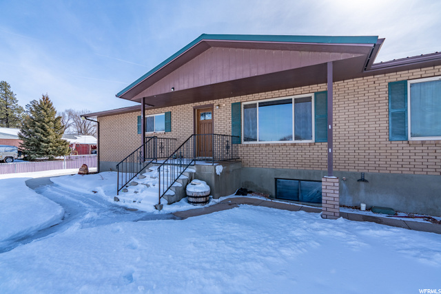 Large home and lot in Enterprise