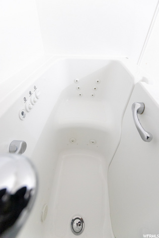 Jacuzzi Jetted walk in tub