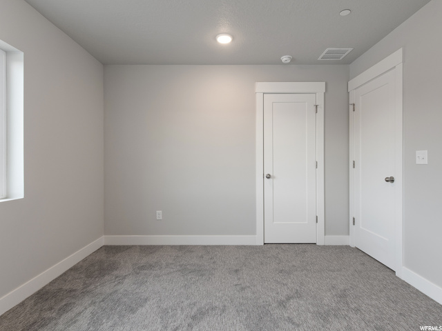 empty room with carpet