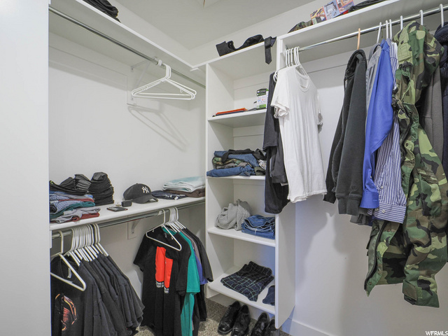 Walk in closet
