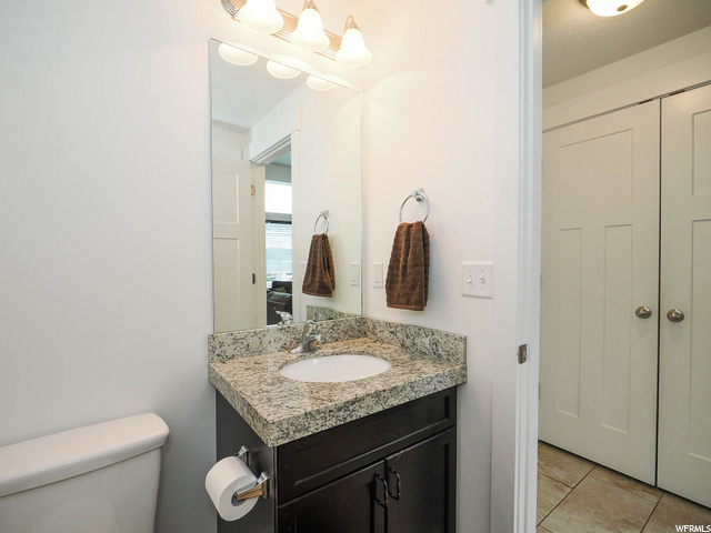 1/2 bath main floor