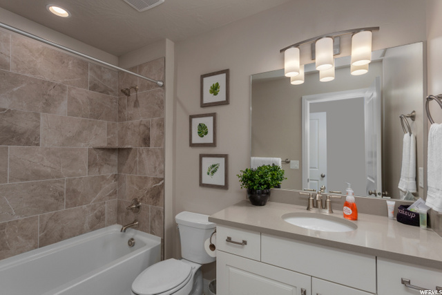 Suite #4 - Upstairs