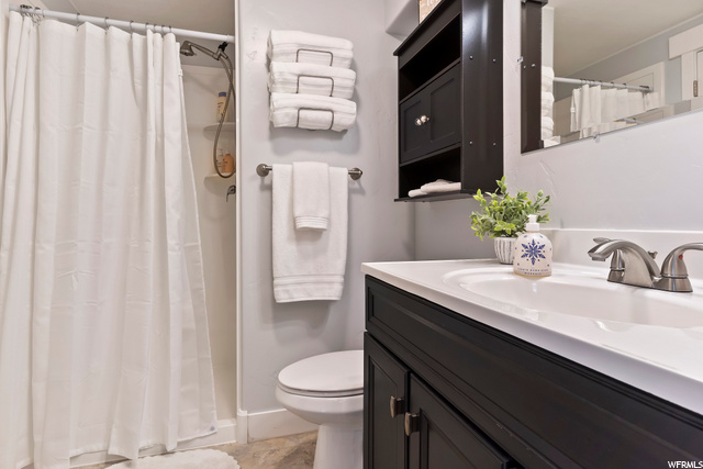 Basment apartment 3/4 bathroom