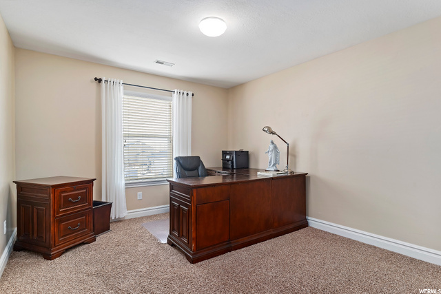 Smallest bedroom upstairs.