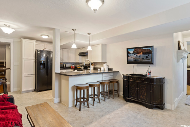 Basement apartment full kitchen