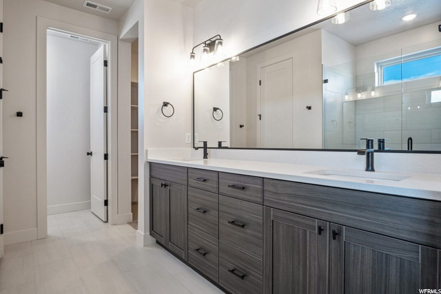 Double Vanity Master Bath