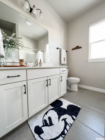 Full Bathroom/main