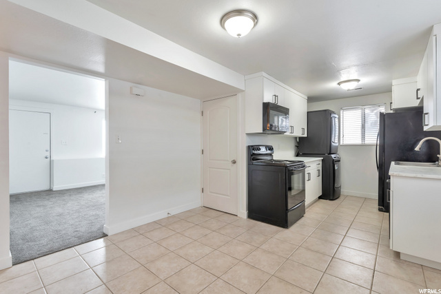 Unit 2090 - Dining/Front Entrance