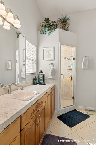 41-Step In Shower & P.M. Lighting Above