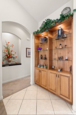 27-Built In Hutch In Living Rm