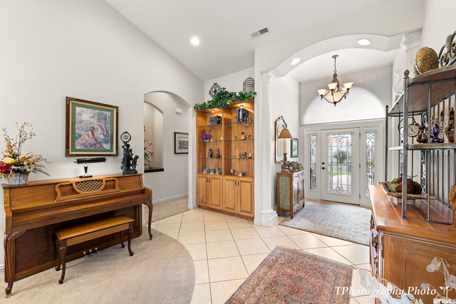 5-Vaulted Ceiling Entry Foyer