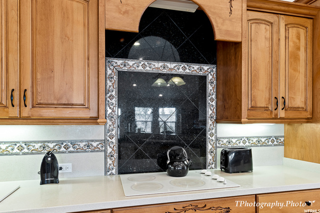 19-Exquisitely Beautiful Range Hood