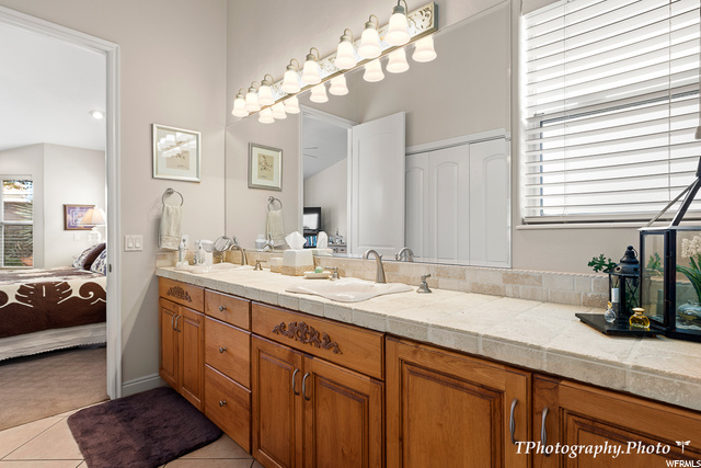 40-Master Bathroom, Double Vanity