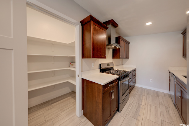 Kitchen & Pantry