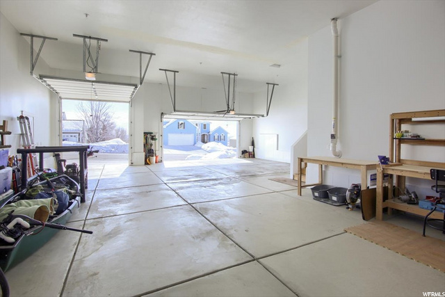 Fantastic GARAGE!