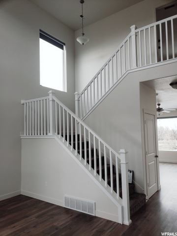 Entry/Living room