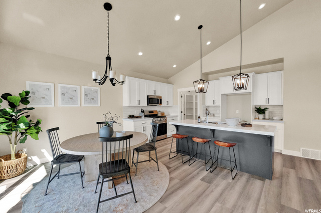 Dining Nook/Kitchen